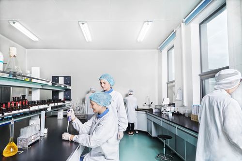 新乳業董事長席剛榮獲2023中國上市公司口碑榜十大行業領軍人物獎，生物研發領域再獲殊榮